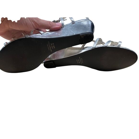 The touch of Nina dress sandals size 8M - Picture 6 of 8